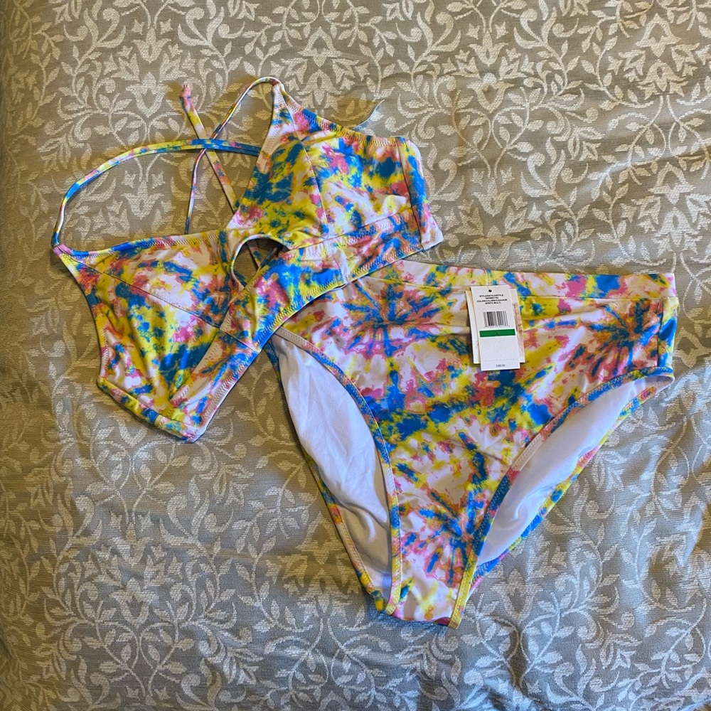 Jessica Simpson 2 piece swimsuit